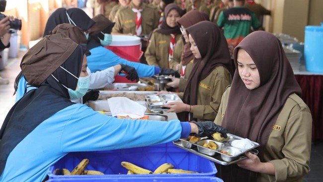 Mendikdasmen Sebut Kantin Sekolah Akan Dilibatkan dalam Program MBG untuk Perkuat Ekosistem Pendidikan